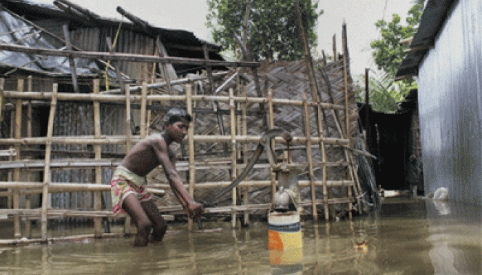 বন্যা মোকাবিলায় কতটা তৈরি উত্তর দিনাজপুর? ত্রাণশিবিরের বেহাল দশায় অশনি সঙ্কেত  