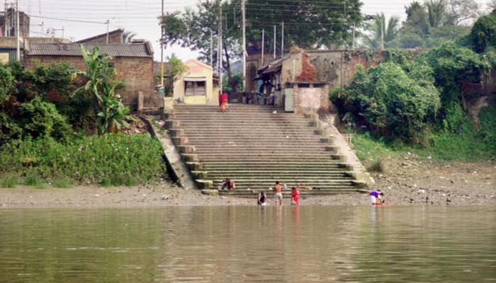 বৃষ্টি থেমে গিয়েছে, তাও জলের তলায় পানিহাটি পুরসভা, বাড়ছে ক্ষোভ 