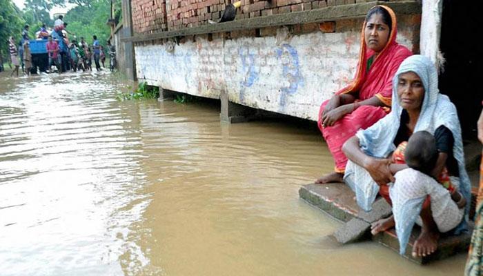 ত্রাণ নিয়েও এবার আমরা-ওরা 