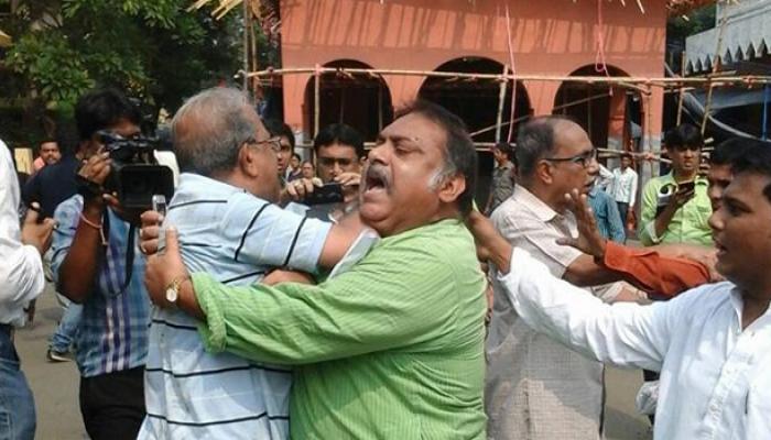 'ফাঁকা মাঠে' কংগ্রেস এজেন্টকে হুমকি দিয়ে ফের বিতর্কে তৃণমূল প্রার্থী অনিন্দ্য চট্টোপাধ্যায়