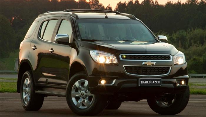 এসইউভি গাড়ি Chevrolet Trailblazer-এর ঝলক 