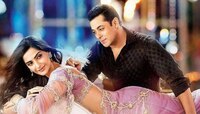 প্রেম ধন কুড়োচ্ছে, মন নয়?