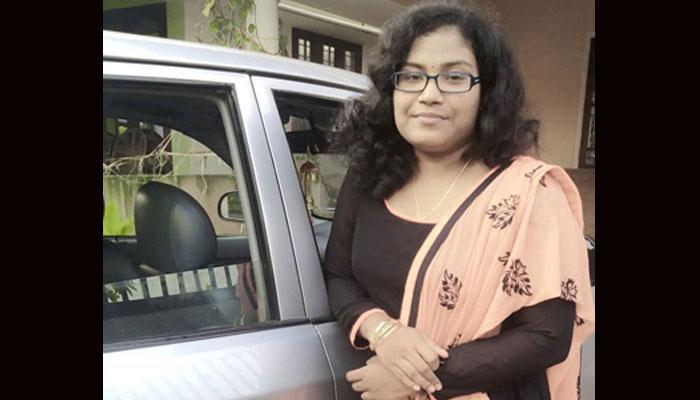 পাত্র পণ চাওয়ায় ফেসবুকে স্টেটাস পোস্ট করে বিয়ে ভেঙে দিলেন তরুণী!