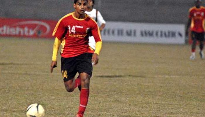 মেগা ডার্বির আগে এ যেন অচেনা মেহতাব হোসেন!