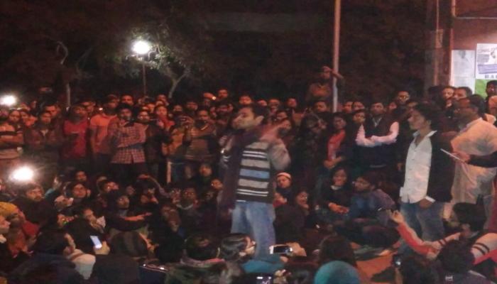 ফের উত্তপ্ত JNU, ক্যাম্পাসে দেখা মিলল ‘দেশদ্রোহীদের’