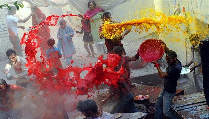 ভারতে ২৭০ লক্ষ লিটার জল নষ্ট হয় হোলিতে