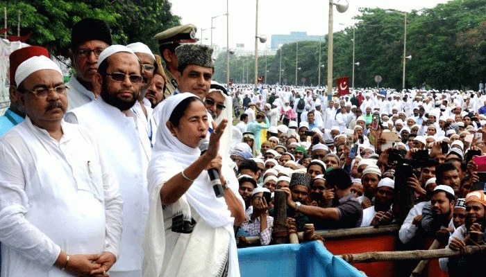 &quot;মুখ্যমন্ত্রী মুসলিমদের বোকা বানাচ্ছেন&quot;, অভিযোগ মুসলিম নেতাদের