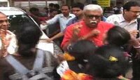 উপাচার্য নিগ্রহের ঘটনায় যুক্ত ৯ জন ছাত্রীকে সাসপেন্ড করল কলেজ