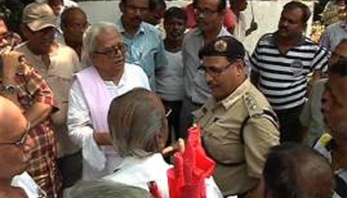 সিপিএমের বন্ধ পার্টি অফিস খোলাকে কেন্দ্র করে উত্তেজনা ছড়াল ট্যাঙরায়