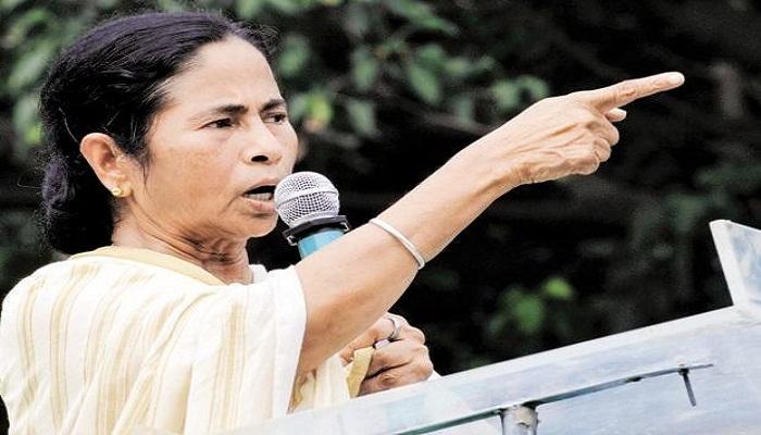 শেষ দফা ভোটের আগে মমতার নিশানায় রাজ্য পুলিস