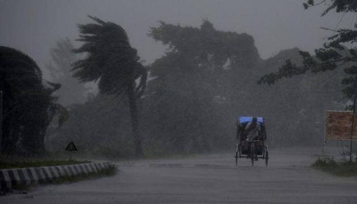 টানা তাপপ্রবাহের পর খানিক স্বস্তি দিল কালবৈশাখী