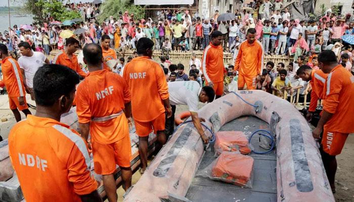 নৌকাডুবিতে &#039;শান্তিপুর এখন মৃত্যুপুর&#039;, উদ্ধার ১৫ জনের দেহ 