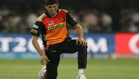 হাসপাতলে কেমন আছেন আশিস নেহরা