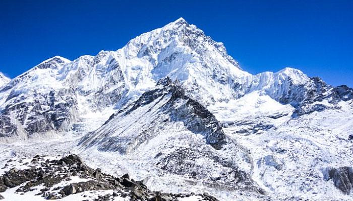 এভারেস্টের তুষার প্রান্তরেই অভিযান শেষ, এখন সংসার চালানোর চিন্তায় পরেশ নাথের পরিবার