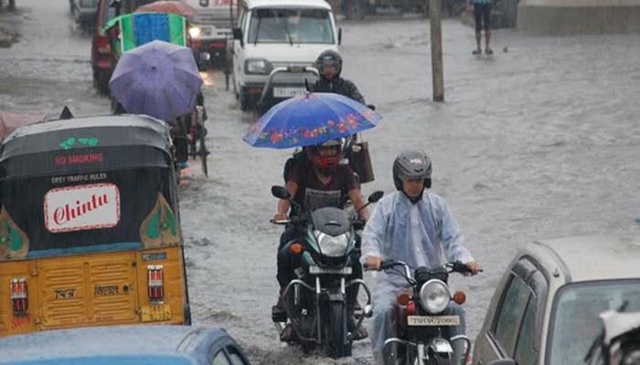 ভরা আষাঢ়ে একটানা বৃষ্টির খেসারত দিতে হচ্ছে ত্রিপুরাকে