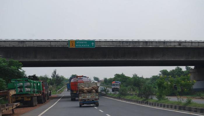 NH34 সম্প্রসারণের কাজ করে নিক রাজ্যই, টাকা দেবে কেন্দ্র: নীতিন গড়করি