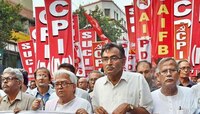 মূল্যবৃদ্ধির প্রতিবাদে বাম মিছিলে শরিকদের ভিড়, নেই 'জোট-বন্ধু' কংগ্রেস 