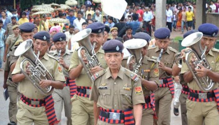 যে পুজোয় পুরোহিতকে রাষ্ট্রীয় সেলামি দেয় পুলিস!