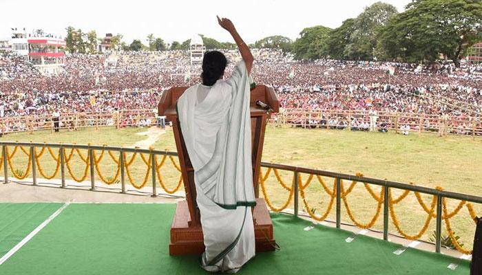 ত্রিপুরায় &#039;বামপন্থী মমতা&#039; বললেন পরিবর্তন চাই 