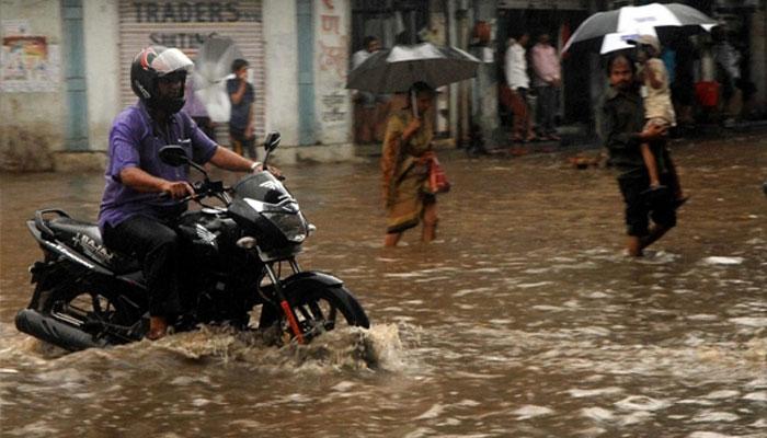 অতিবৃষ্টিতে বেহাল দশা সারা দেশের জনজীবনের