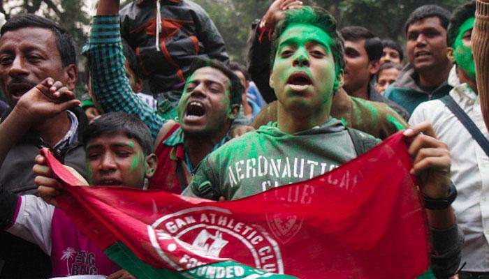 গোল বাতিলকে কেন্দ্র করে রণক্ষেত্র মোহনবাগান মাঠ, পরিত্যক্ত হল ম্যাচ 