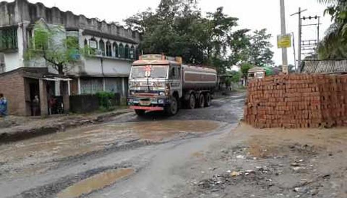 মুর্শিদাবাদের খড়গ্রামের সাদল গ্রাম পঞ্চায়েতের প্রধান নির্বাচন নিয়ে অশান্তি কাটছেনা