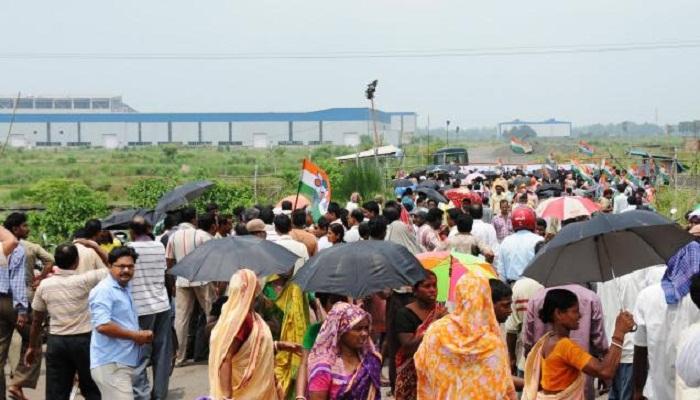 এবার নাকি সিলেবাসে সিঙ্গুর!