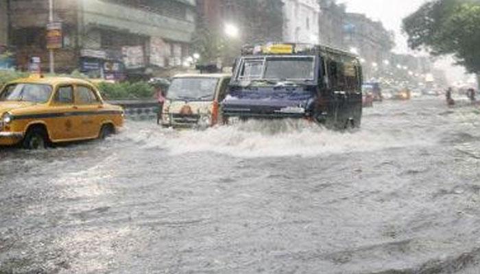 এখনই পিছু ছাড়ছে না নিম্নচাপ