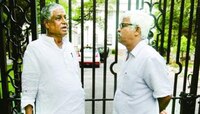  মুর্শিদাবাদ ও মালদহে ভাঙন এলাকা ঘুরে দেখলেন সুজন চক্রবর্তী ও আবদুল মান্নান