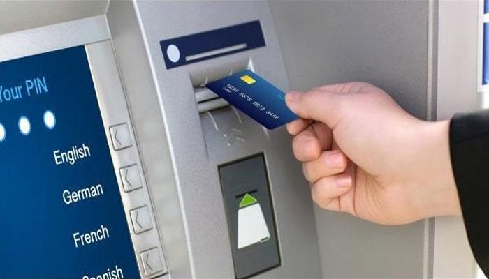ATM জালিয়াতির হাত থেকে বাঁচাতে কাস্টোমারদের সচেতন করছে ব্যাঙ্কগুলি