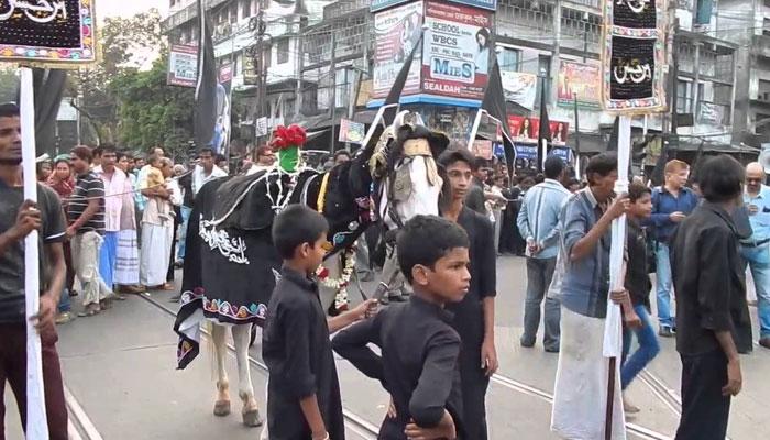 আজ মহরম, শহরের রাজপথে তাজিয়া নিয়ে শোভাযাত্রা, চলছে লাঠি খেলাও