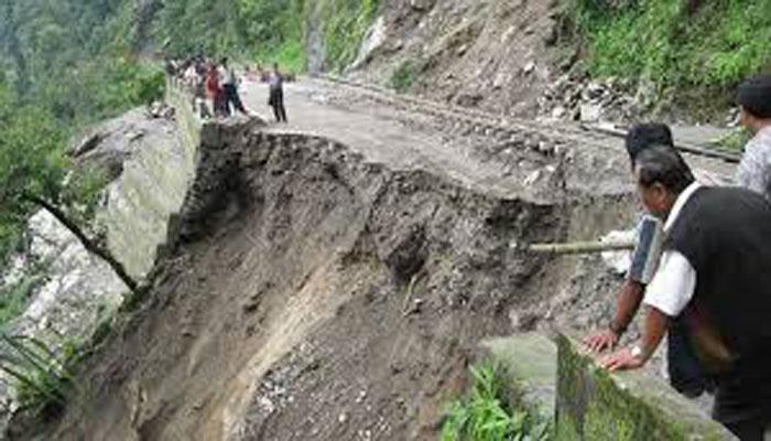 পাহাড়ের ধস আনেকটাই &#039;ম্যানমেড&#039;, দাবি স্থানীয়দের