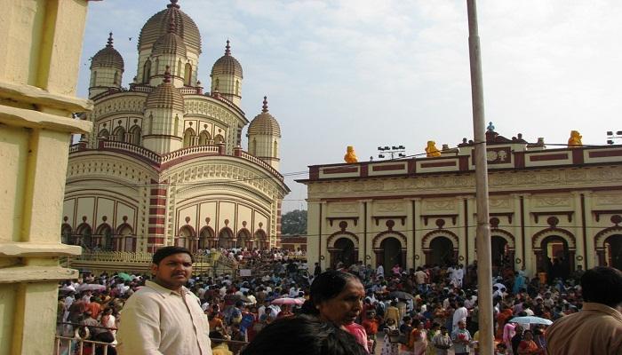 আলো ফুটতেই ভক্তের ঢল দক্ষিণ্বেশ্বর মন্দিরে