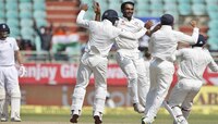 পঞ্চম দিনে তাসের ঘরের মত ভাঙল ব্রিটিশ স্তম্ভ, সিরিজে এগিয়ে গেল ভারত