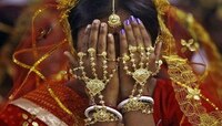 নোট বাতিলের জের, ফিরে এল 'দেনাপাওনা'র নিরুপমার স্মৃতি