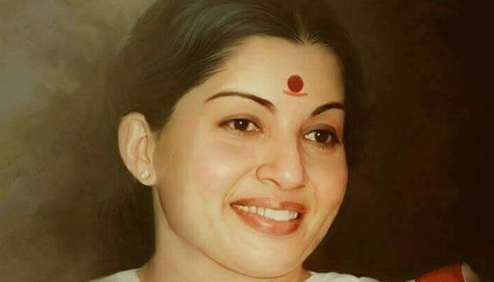 খারাপ খবর? অর্ধনমিত হল জয়ললিতার দলের পতাকা, চেন্নাই যেন 'শোকের সমুদ্র'