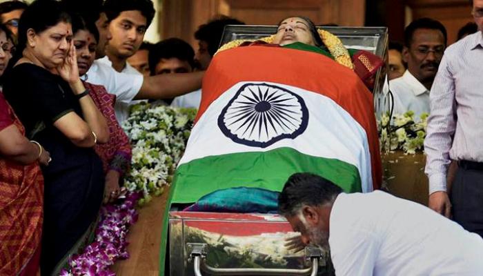 জয়ললিতাকে কেন সমাধীস্থ করা হল?