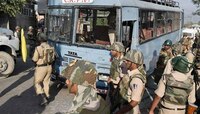 পাম্পোরে সেনা কনভয়ের ওপর জঙ্গি হামলা