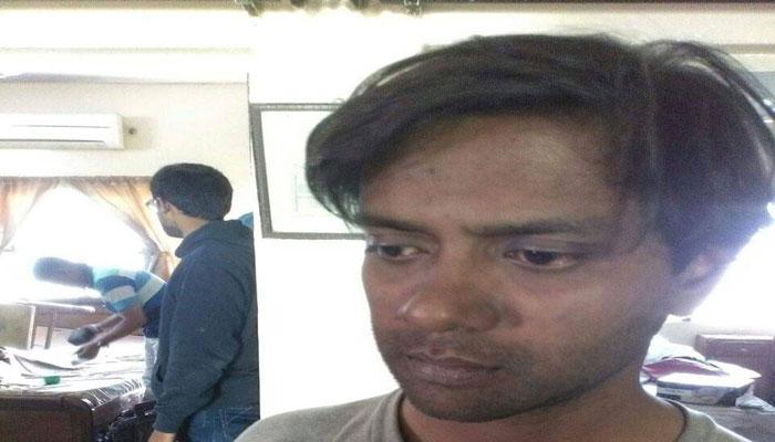 ফেসবুক পোস্টে 'বহুরূপী' উদয়ন