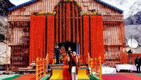 পবিত্র কেদারনাথ ধামে 'দৃষ্টান্ত' স্থাপন প্রধানমন্ত্রী মোদীর!