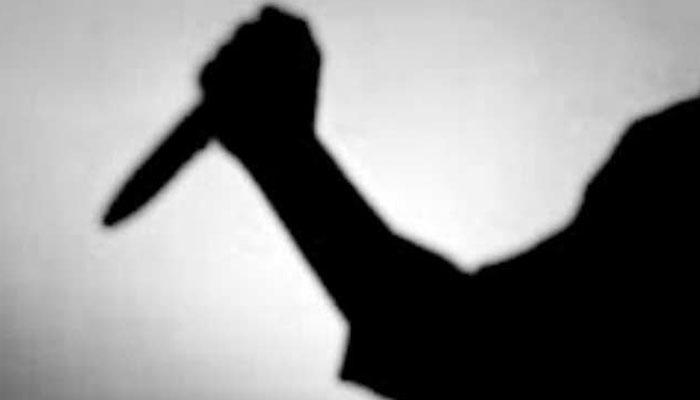 যুবককে ধারাল অস্ত্র দিয়ে কোপাল ৩ দুষ্কৃতী