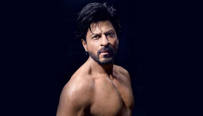 শাহরুখের 'জামাপ্যান্ট খুলিয়েই ছাড়লেন' গৌরি! 