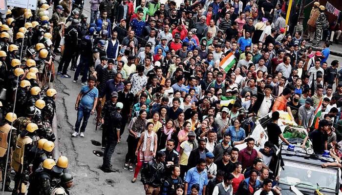 শান্তির মিছিলে আচমকা ধুন্ধুমার কাণ্ড শিলিগুড়িতে