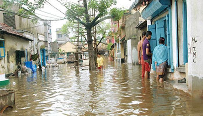 ভরা বর্ষায় বানভাসি হওয়ার আশঙ্কায় হাওড়া শহর