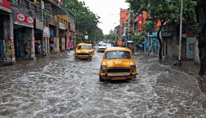 রাতভর একনাগারে বৃষ্টি, বিপর্যস্ত শহর ও শহরতলি