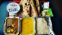 যাত্রীদের 'খাওয়ার অযোগ্য' খাবার দেয় ভারতীয় রেল, রিপোর্ট CAG-এর