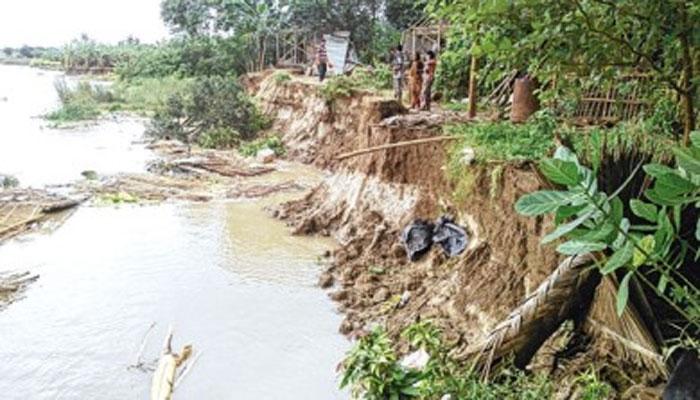 জল নামতেই ভাঙন শুরু চাকদহে