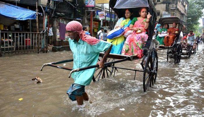 বেহালা এখনও বেহাল, বৃষ্টির দুই দিন কাটার পরেও নামেনি জল