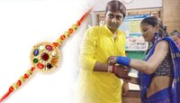 'সম্প্রীতির উৎসবে' সামিল সোনাগাছি, রাখি পরালেন এবং পরলেন যৌনকর্মীরা