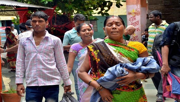 অক্সিজেনের অভাবে গোরক্ষপুর হাসপাতালের শিশুদের মৃত্যু হয়েছিল, রিপোর্ট জেলাশাসকের অক্সিজেনের অভাবে গোরক্ষপুর হাসপাতালের শিশুদের মৃত্যু হয়েছিল, রিপোর্ট জেলাশাসকের